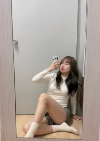 小朱 162.47.C.22歲  學姐兼職  身材比例勻稱  皮膚滑嫩 胸部C型很挺