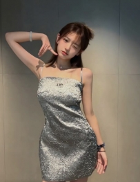 芸兒 163cm.45kg.Ccup.21歲   #長相甜美可愛 很活潑  #性感女神服務很熱情 小穴很敏感