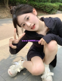 璐璐 156 C 44 19歲 #新妹登場 #幼齒學生妹 乳香世家 白泡泡幼綿綿的乳球