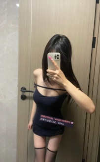 琪涵 164cm / 47kg / D罩杯   25歲   精品櫃姐   外型亮麗，身段纖細。互動過程舉手投