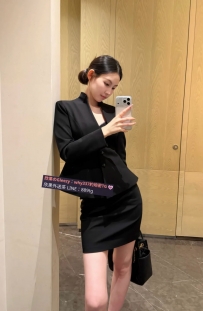 芙芙167cm Ccup 25歲 櫃姐很騷 × 身姿窈窕優雅輪廓 × 性感健談活潑 × 翹臀誘人