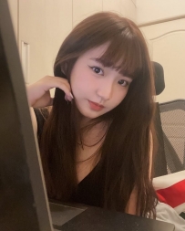 苡萱 163 . 47 . C . 21    外表甜美，聲音奶感，  私下卻敢玩會撩，氛圍感滿分