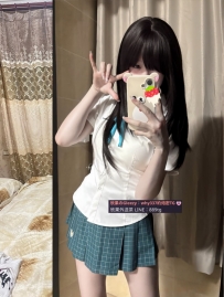 藝名：星瑤 155.43.C.20歲  活動：買一送一 性格：青澀 內嚮 很有愛心唷