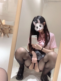 又芯 162  C  45  21 白虎學生妹   清秀漂亮 絲襪美腿 身材纖細  技術不錯 很敢玩