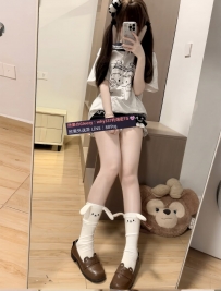 桃桃  152/40kg/B/19歲 愛玩の學生妹，個性小調皮、喜歡搗蛋 床上很有反差感