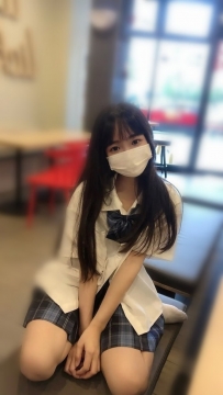 桃子 158/43kg/B/18歲   學生妹嬌小可愛  乖巧聽話 適合火車便當 床上淫蕩小騷貨 服務