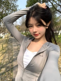 雅淇 160cm · Ccup · 23歲 · 45kg  #鄰家少女 #小清新    臉蛋清秀，給人很舒服的