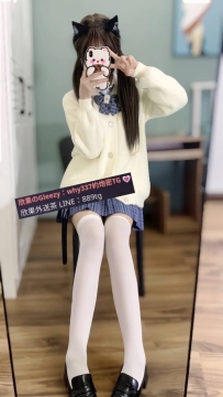 雨曦 155cm.Ccup.19歲.44kg JK套裝服貼在那纖瘦如紙片的美體上纖長又白皙的玉腿，極短
