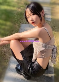 可樂 158cm 44kg B 19歲 #犯罪小隻馬來襲 外貌甜美 個性可愛