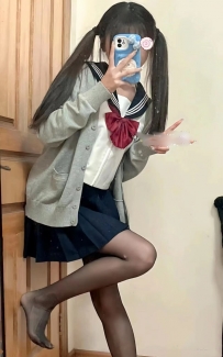 奶茶 152cm B奶.43kg.20歲  外表可愛內心淫蕩，不僅僅是享受性愛