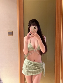 锦玉 166cm/47kg/D罩杯/24岁   网络红人 骑妹 骑妹 极品骚妹 美腿好诱人