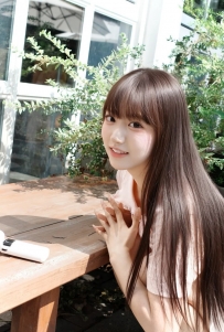 牙牙 162cm  D奶  20歲 質文靜的書店妹  笑容特別溫柔  她的C+奶圓潤又挺 手感好