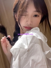 柒柒 161cm 46kg 23歲 C杯 顏值不錯 看起來舒服  皮膚白皙光滑