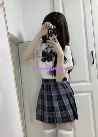 拉琪 158 B 44 19歲 很可愛的一個女孩 喜歡可愛裝 很會撒嬌 聲音好聽