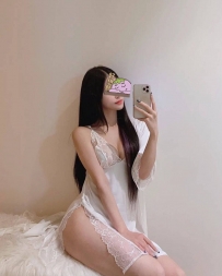 樂樂 165cm D 49 26  歲  美麗動人 前凸後翹的身材  很騷 穴緊水多 很大膽