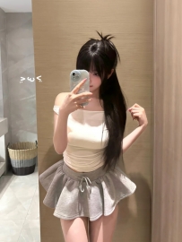 吱吱165cm D 22歲   反差萌可愛清純型 高顔值 奶大 腰細 屁股翹  床上超級會扭
