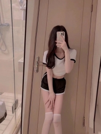 心心 170cm/48kg/Ccup/23歲  長相可人 口技很會含 很會吹 超級熱情主動 一進門就挽