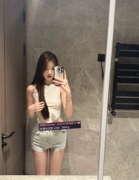 欣怡  168m 51kg  Dcup  25歲  性感氣質OL 高冷御姐氣場爆棚  讓人忍不住想臣服在她腳