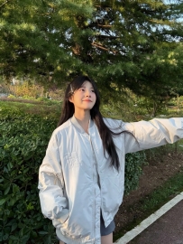 芷拉 158 44KG B+ 21歲  平日在学校是乖乖女 晚上却偷偷兼差找哥哥宠 一脸清纯