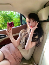 暖暖 162cm.45kg.Ccup.20歲  皮膚白皙 很可愛的鄰家女生  給人的感覺甜美