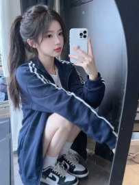 KK  159.C.46.20歲      嬌滴滴小女友 性格俏皮   奶頭還是粉紅色捏 穴穴緊實粉嫩