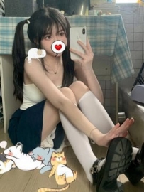 想体验干女儿的感觉吗？  小葵 155 B奶 19岁 40kg    小身材大魔力！性感小可爱