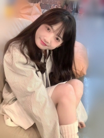 小可愛 153cm B+奶 19歲  鄰家妹妹臉蛋比較  蘿莉 清純而迷人   嬌柔姿態令人心動