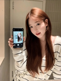 【夢依】158 44KG C 21歲    小隻馬又長了一張很可愛的臉 跟她一起相處會覺得這個女孩