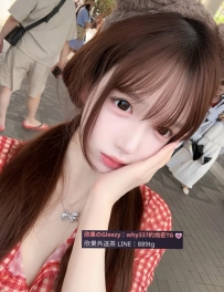 小綺 158cm 45kg C罩杯 19歲    小綺擁有那種天然清純的氣質 每次與她對視 都讓人感受