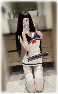 星星 165公分 | D奶 | 48kg | 23歲 白皙嫩肌配上溫柔氣質，笑起來超有女友感💕