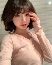 蕊蕊   158.B.43kg.18歲    個性活潑可愛，小調皮，搖、夾、喇舌、舔鮑、身材小巧玲瓏