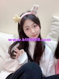 星星 158cm.B.45kg.20歲  校園時期的清純美少女 陽光 溫柔