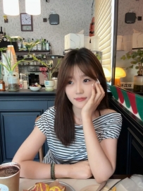 妞妞 160cm.Ccup.45kg.21歲舌吻 69 毒龍 口爆 冰火 奶交   服務配合度高 健談 超有女