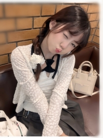 婉兒 156cm 小C 43kg 18歲 嫩妹叫床聲很好聽 嫵媚勾人 自己偷偷兼職 她很少性愛經驗