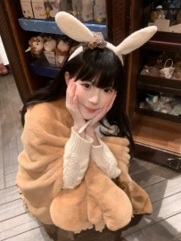 初初 162cm / 46kg / C奶 / 24歲 狂野系女孩！會舔、會吸、主動壓上來身材火辣