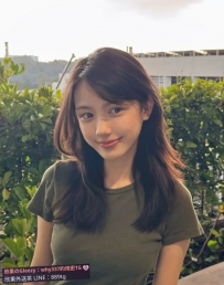 蜜蜜 162cm / 47kg / D罩杯 / 23歲 小隻馬炸奶精靈．妖精系床戰女外表一臉無害清純