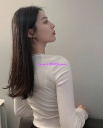 泳兒 164.47.C.24歲 小C奶 顏值高 身材纖細 臉蛋好看 很敏感