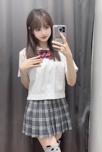 黛黛｜160cm / 45kg / C / 22歲  愛穿小內內勾人🔥 床上主動騷  又會撒嬌   喜歡挑逗