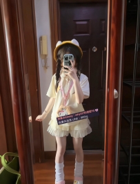 糖糖 156.43.B.19歲   娃娃音#蘿莉正妹，迷你身型超萌！雖嬌小卻曲線玲瓏，小蠻腰大長