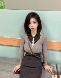 瑀恩 162 47 D 25歲    手超漂亮，善於用手活挑逗  床上很拼命，深喉＋手法並用