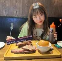 潼潼  160 46/ C+奶 / 20y 牙醫助理 美乳曲線好兇 服務熱情床上有夠猛烈 一起腿軟