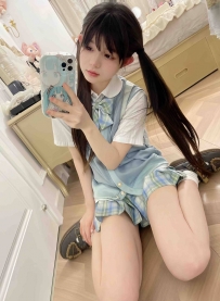 小蘿莉 157cm B奶 18歲  第一次下海 零經驗 求解鎖  求調教 害羞型 願意學習