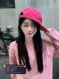 子瑜 160cm C奶 45kg 21歲  氣質型長腿妹，身材線條超漂亮 看起來冷冷的，其實私下很