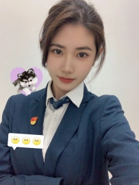 銀行職員姐姐 【豆豆 25歲 | 165/47/34C】 氣質幹練又帶女人味，外貌端莊。 身材高挑