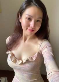 西亞  158cm/46kg/Ccup/31歲  女人味十足 全程無套口交 很刺激  騷癢難耐太久沒被幹過