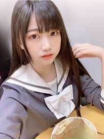 小白151.42.B.18歲    #玉山高中 #雙馬尾  皮膚白 泡澡 口交kiss    聲音很好聽很會撒