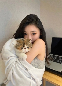 娜娜 164 45kg C+ 26歲     清纯的脸蛋 白皙的皮肤    带着淡淡的体香 恰到好处的奶子