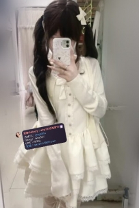 若柒  155 cm B奶 43kg 19歲   155cm超嬌小 B奶小巧緊緻  抱起來輕輕鬆鬆一手掌握 幼