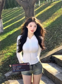 暖暖 170/C/47/26歲  修長美腿 骨感纖細比例超好  高冷氣質外表 床上讓你意想不到粉騷