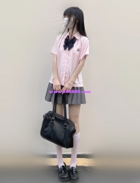 小漁兒：158cm 45kg B 19歲 小小的她會的服務可不少呢